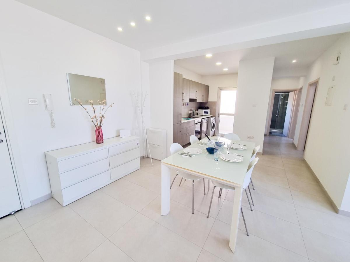 Seaside Elegance Retreat Lejlighed Larnaca Eksteriør billede